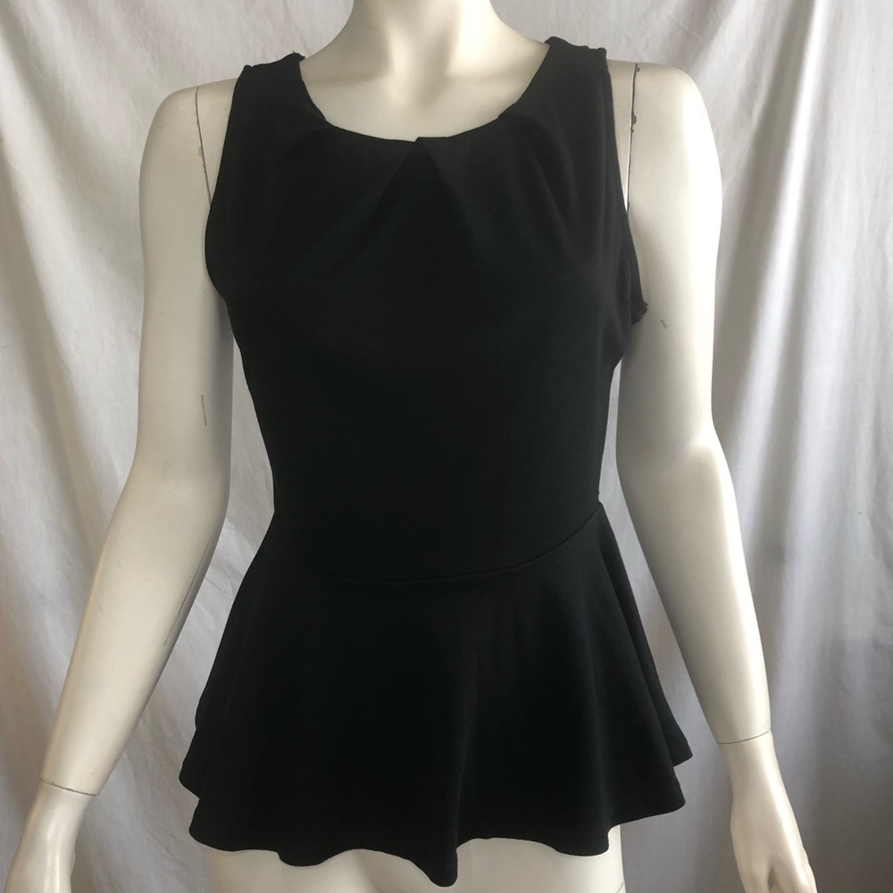 Seductions women’s black sleeveless peplum top size medium